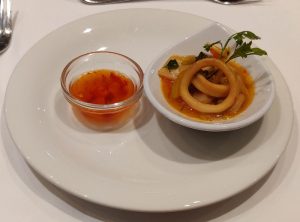 Asiatische sautierte Kalamari