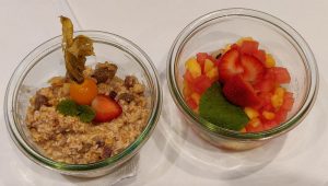 Müsli und Obstsalat