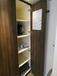 Schrank 1