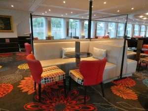 Strauss Bar & Lounge