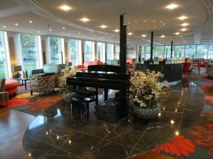 Strauss Bar & Lounge