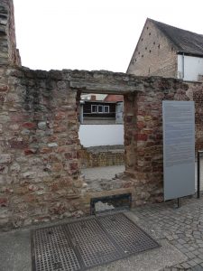 Reste der Synagoge