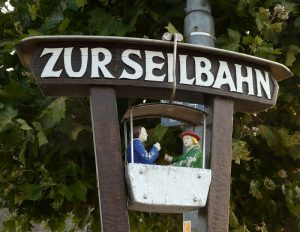 Zur Seilbahn