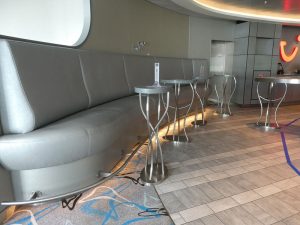 TUI Bar