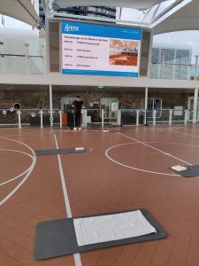 Morgengymnastik in der Arena