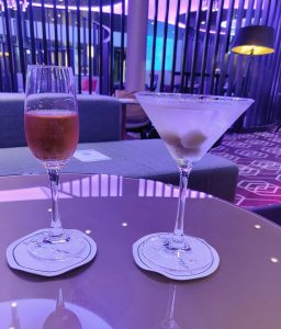 Port und Dry Martini Cocktail