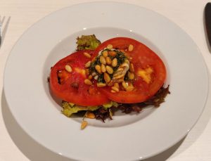 Gratinierter Ziegenkäse auf Tomatensalat