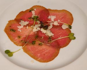 Kalbfleisch-Carpacctio mit Pecorino