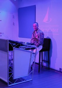 DJ an der Außenalster Bar