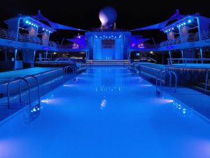 Pool am Abend