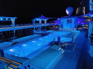 Pool am Abend