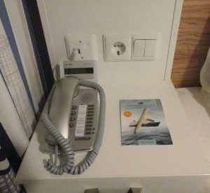 Telefon, Notizblock, Steckdose