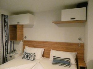 Blick zum Bett