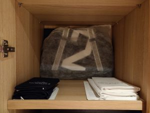 Schuhbeutel, Schuhputzhandschuhe, Taschen, Wäschereiservice