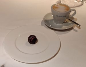 Macchiato und Praline
