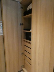 Schrank 1