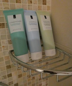 Kosmetika in der Dusche