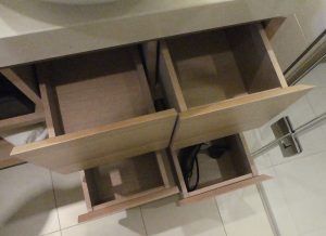 vier Schubladen