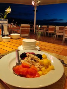 Frühstück im Yacht Club