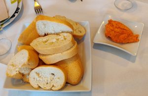 Brot mit Aufstrich