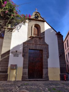 Kirche an der Plaza San Antonia Abad