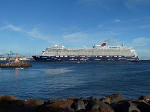 Einlaufen der Mein Schiff 1