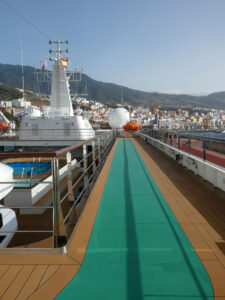 Joggingbahn / Deck 8