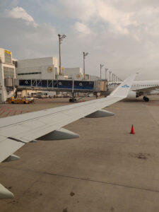 KLM neben Lufthansa am Terminal 2