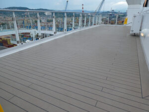 Sonnendeck Deck 19 hinten