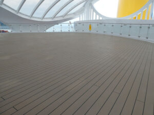 Sonnendeck Deck 19 hinten