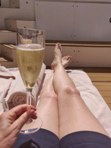 ups, wo kommt der Sekt her?