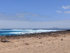 weiter am Strand entlang