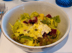 Salat von gerösteter roter Bete