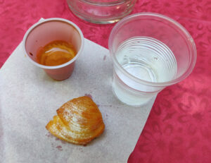Sfogliatella und Caffè