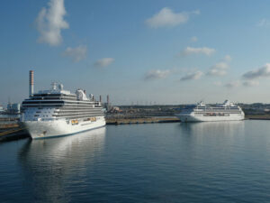 Seven Seas Splendor und P Prince
