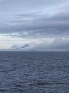 Crystal Endeavor mit Nebel