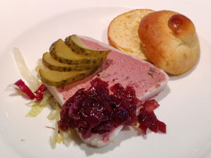 Schweineleber und Pilzpastete