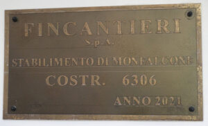 Bauschild der Werft
