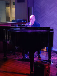 Paulo am Klavier