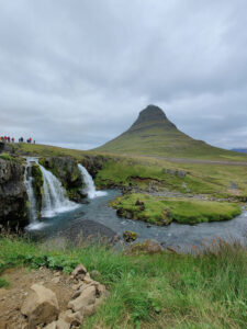Kirkjufell und Kirkjufellsfoss