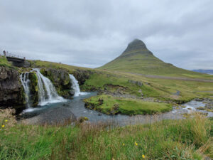 Kirkjufell und Kirkjufellsfoss