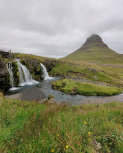 Kirkjufell und Kirkjufellsfoss