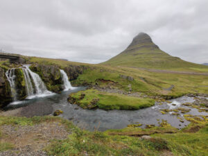 Kirkjufell und Kirkjufellsfoss