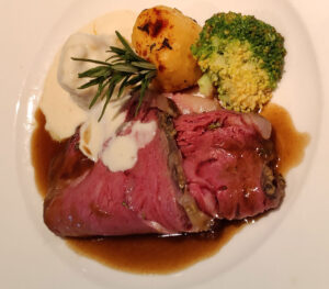 im ganzen gebratenes Rinder Rib Eye