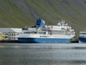 MS Seaventure in Ísafjörður