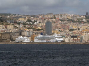 Seven Seas Navigator und Norwegian Star