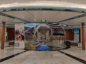 Atrium auf Deck 5