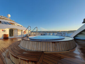 Whirlpool Deck 5