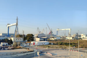 Navantia Werft mit Carnival Schiffen