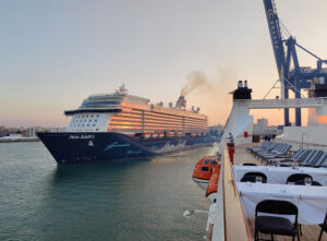 Abfahrt der Mein Schiff 3